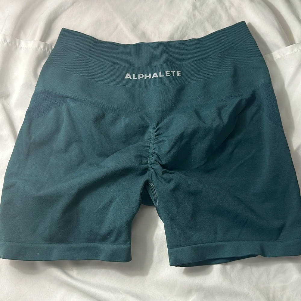 Alphalete Amplify 4” Butt Scrunch Biker Short in Pier Blue